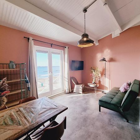 Beach Hotel אוסטבורנה מראה חיצוני תמונה