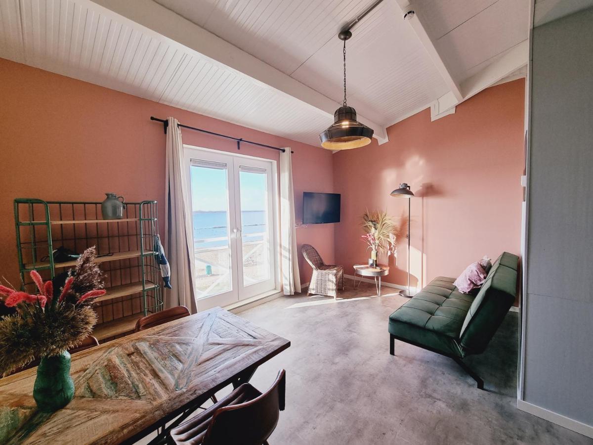 Beach Hotel אוסטבורנה מראה חיצוני תמונה