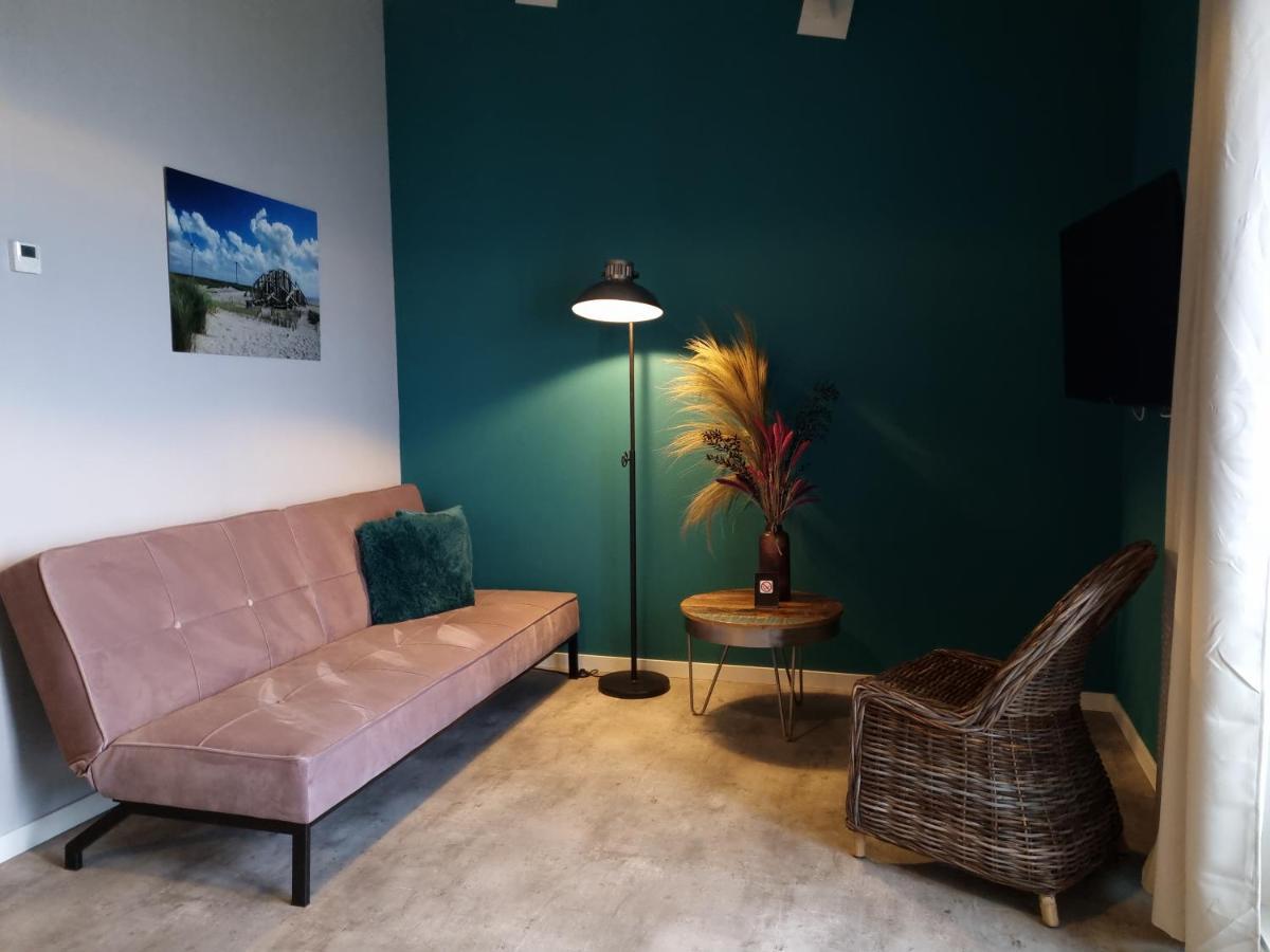 Beach Hotel אוסטבורנה מראה חיצוני תמונה