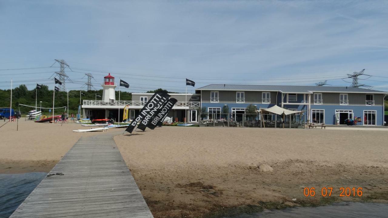 Beach Hotel אוסטבורנה מראה חיצוני תמונה