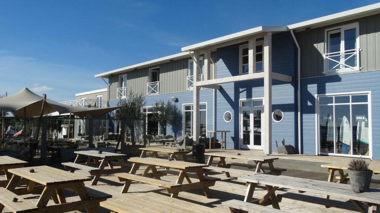 Beach Hotel אוסטבורנה מראה חיצוני תמונה